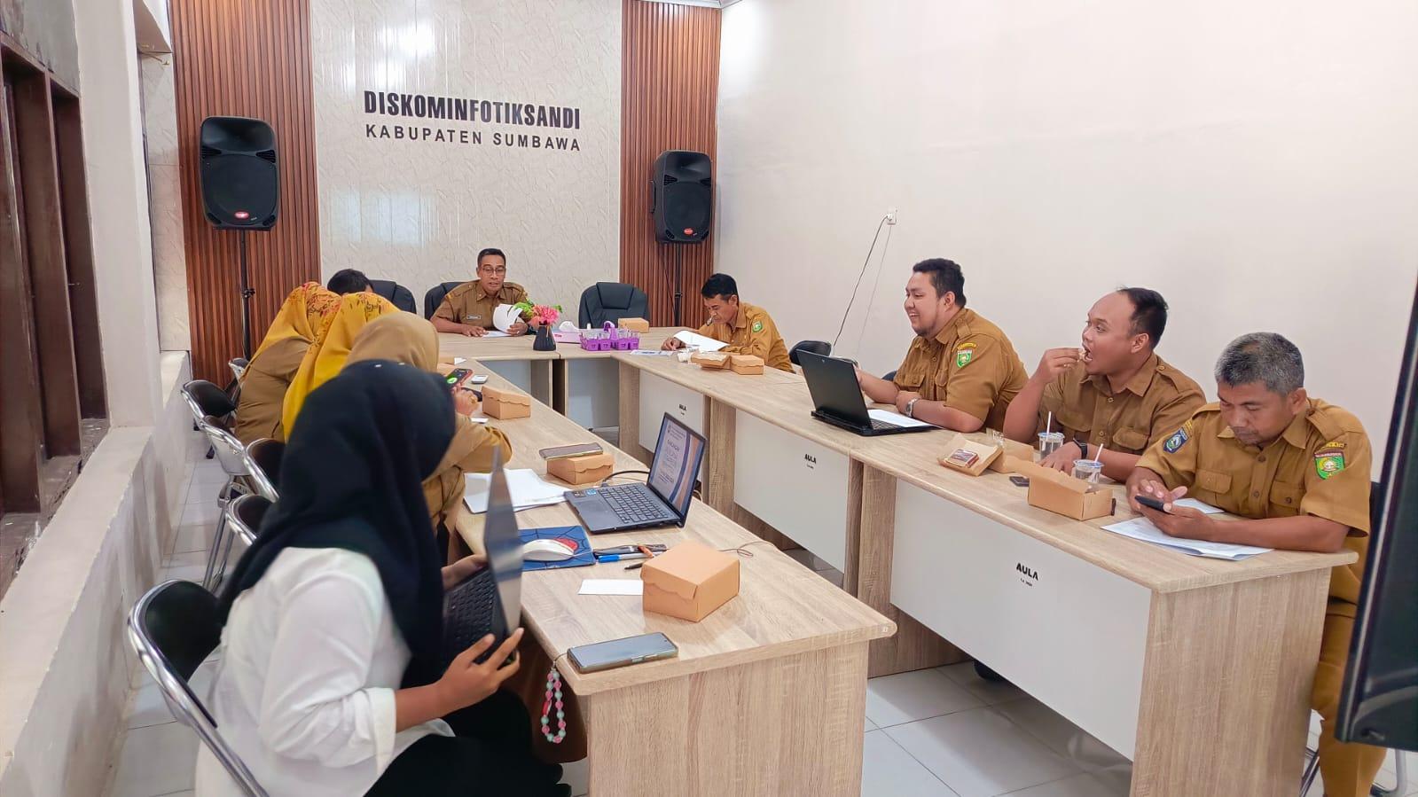 KADIS KOMINFOTIKSANDI SUMBAWA PIMPIN PEMBAHASAN RANCANGAN RENSTRA PERANGKAT DAERAH